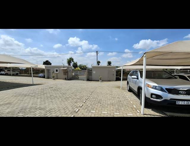 3 BEDROOM TOWNHOUSE FOR SALE IN WANNENBURGHOOGTE